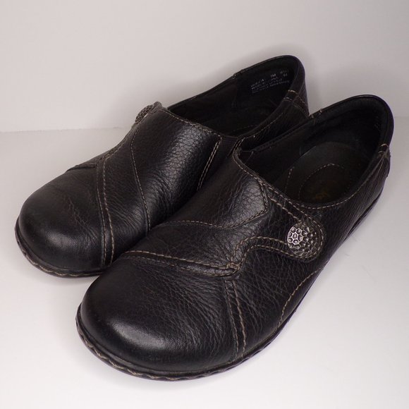 Clarks Shoes - Clarks Black Leather Slip On Casual Women's Shoes. Size 7